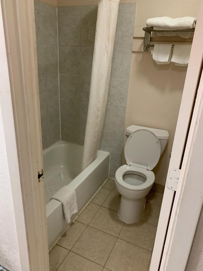 Regency Inn Jewett Экстерьер фото