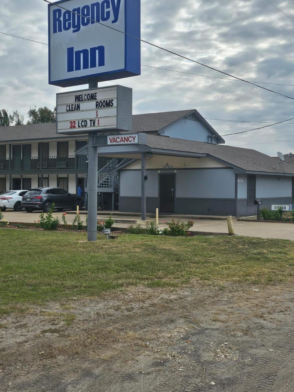 Regency Inn Jewett Экстерьер фото