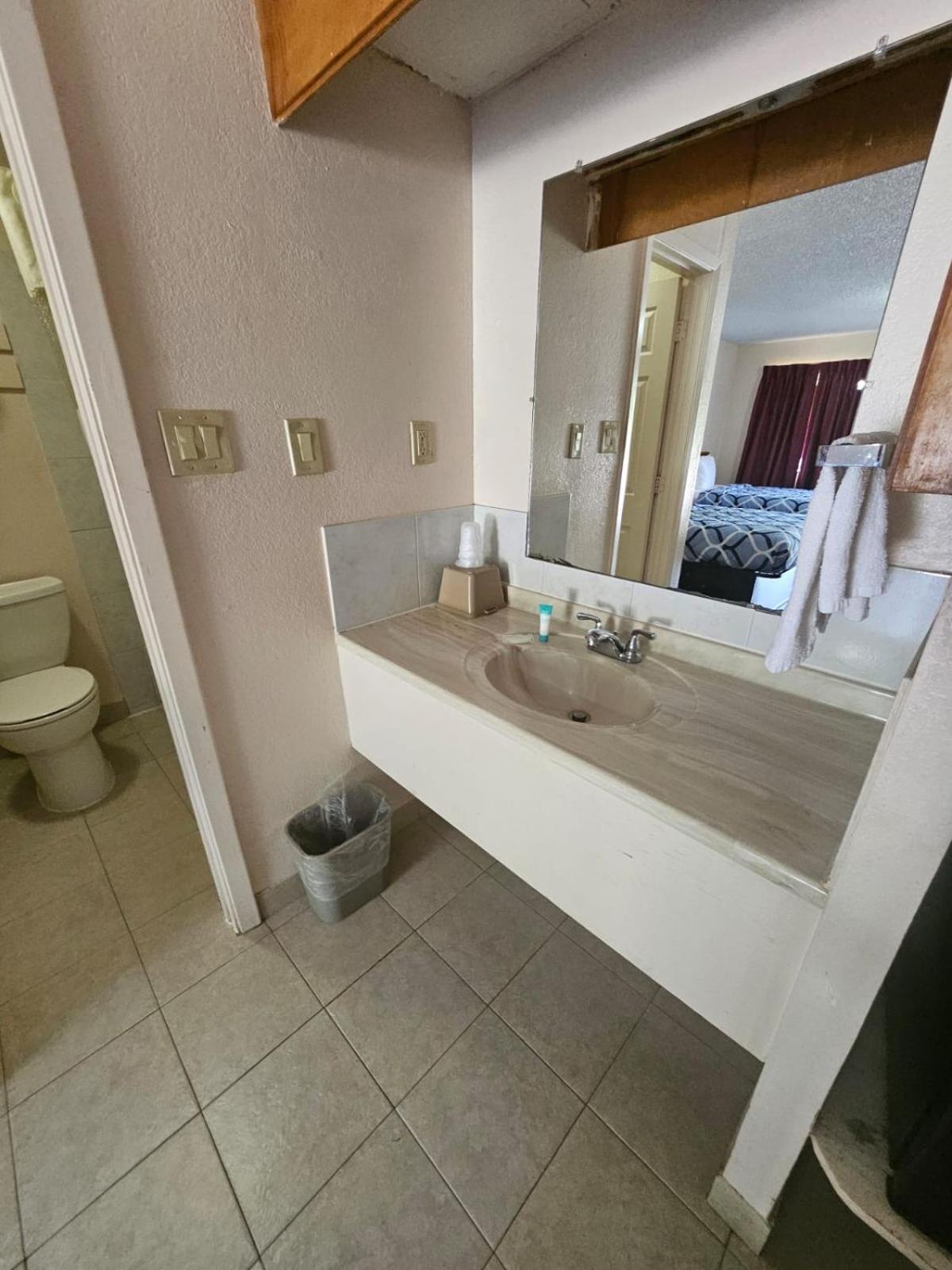 Regency Inn Jewett Экстерьер фото