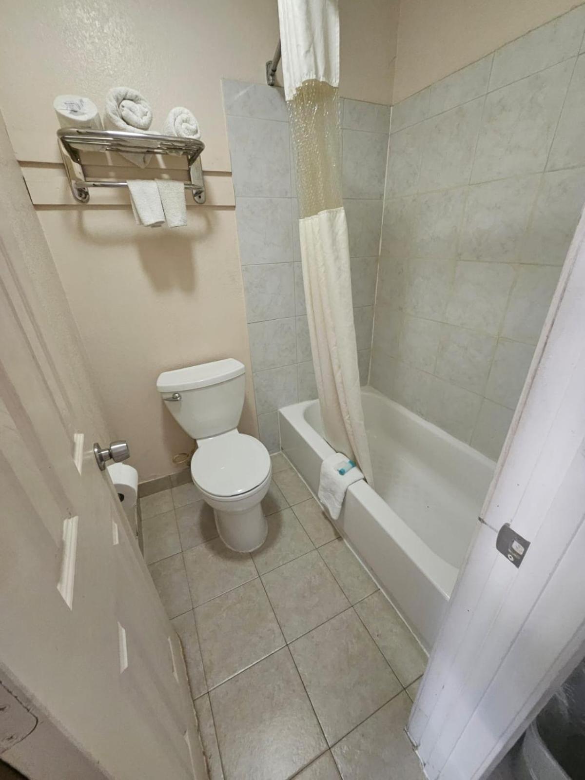 Regency Inn Jewett Экстерьер фото