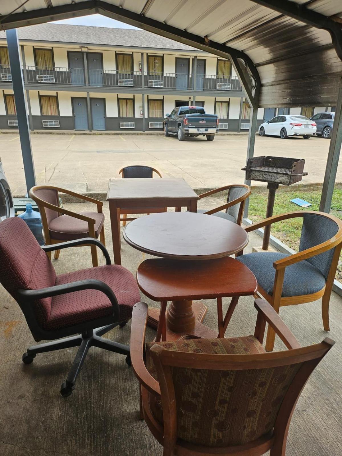 Regency Inn Jewett Экстерьер фото